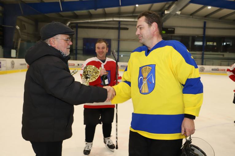 Vianočný hokejový zápas